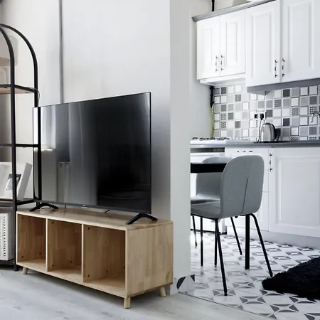 Newly Constructed In Kadikoy Quake-resistant-ac Apartment Istanbul